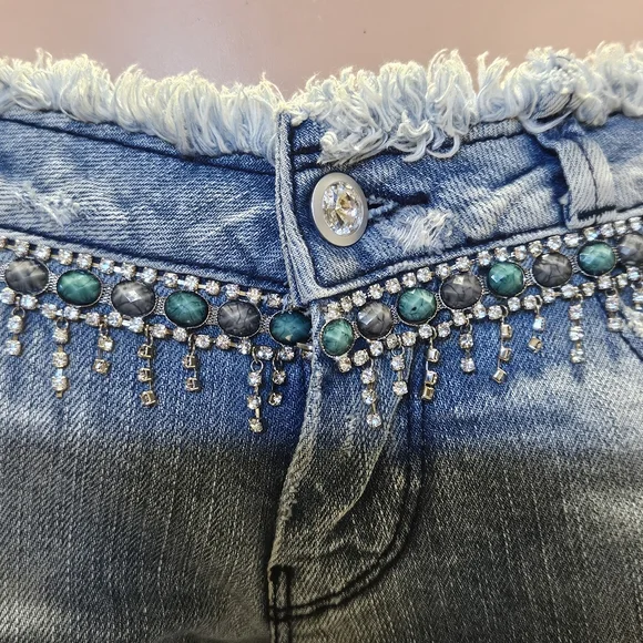 Met Crystal embellishments jeans